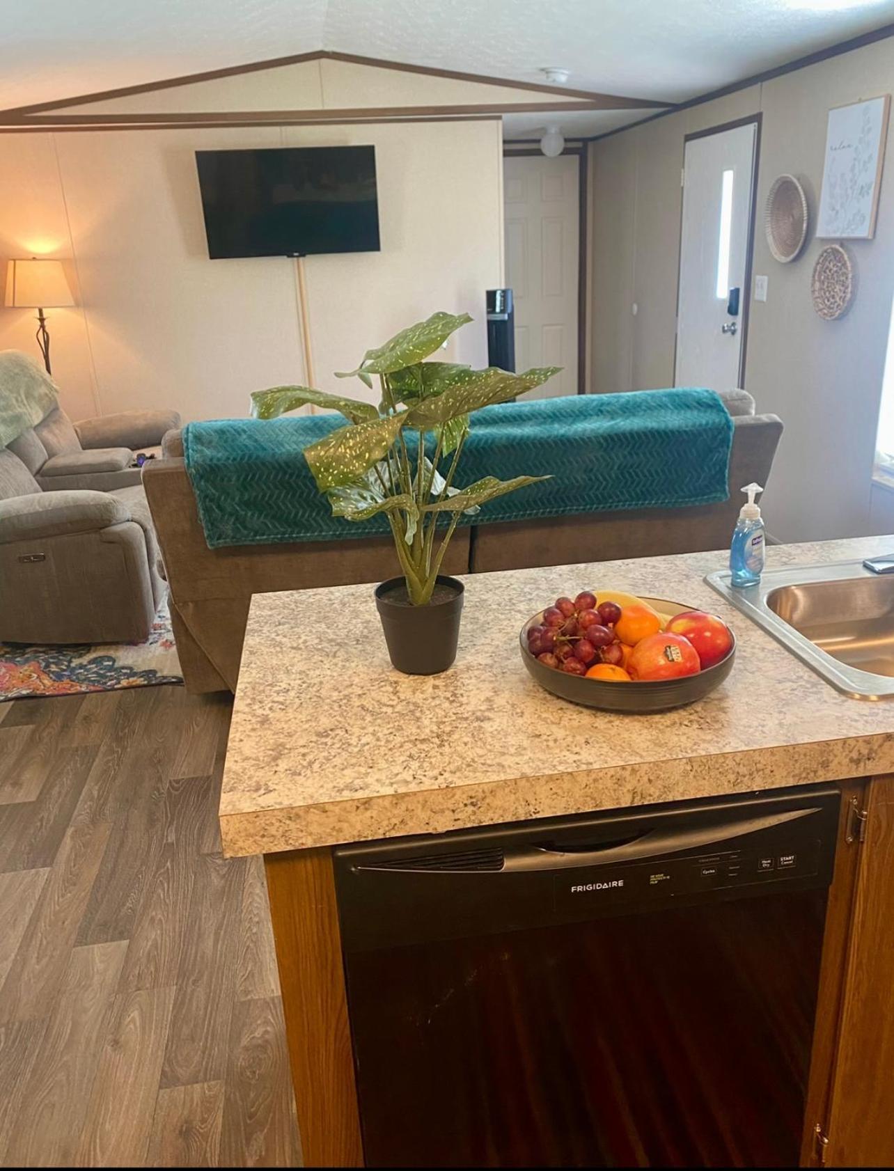 Holiday home Private Cozy Hideaway With Deck Escape Austin 35mi *